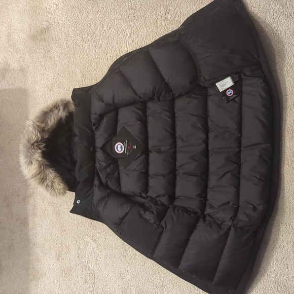 Canada Goose Kids Logan Parka - Picture 6 of 12